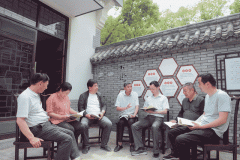 宁波江北：在党群之家里
