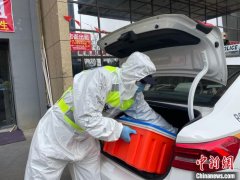 浙江宁波特警队员凌晨打